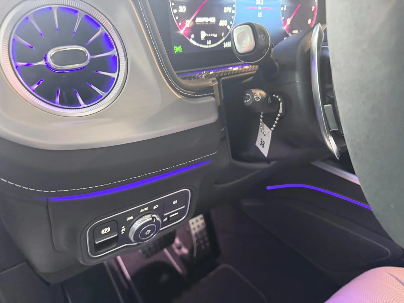 2027 Mercedes-AMG G 63 Superior Line, 9/26