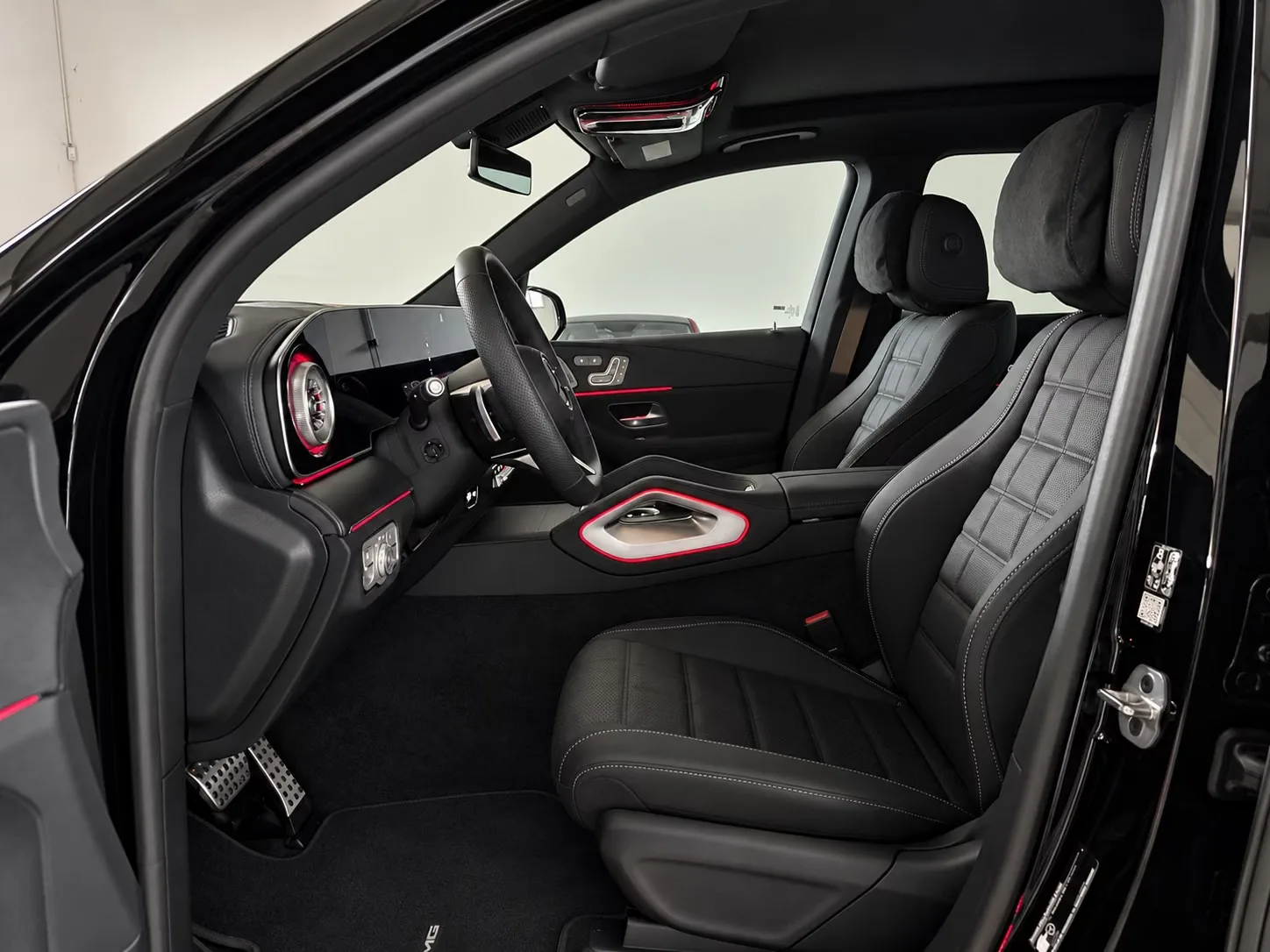 2027 Mercedes-Benz GLS 450 d 4MATIC AMG Line Plus, 16/26
