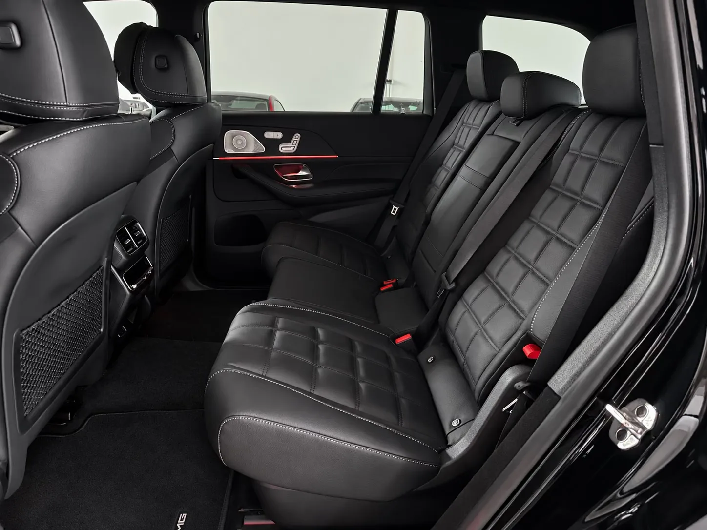 2027 Mercedes-Benz GLS 450 d 4MATIC AMG Line Plus, 25/26