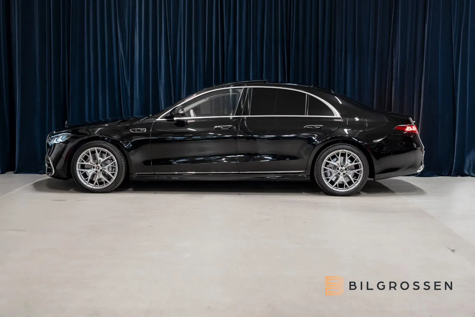 2027 Mercedes-Benz S 580 e 4MATIC Long, 2/26