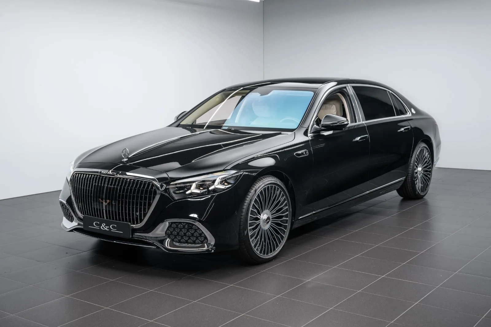2027 Mercedes-Maybach S 580 angeboten von einem Supersportwagenhändler in Putzbrunn, Deutschland, Hauptfoto
