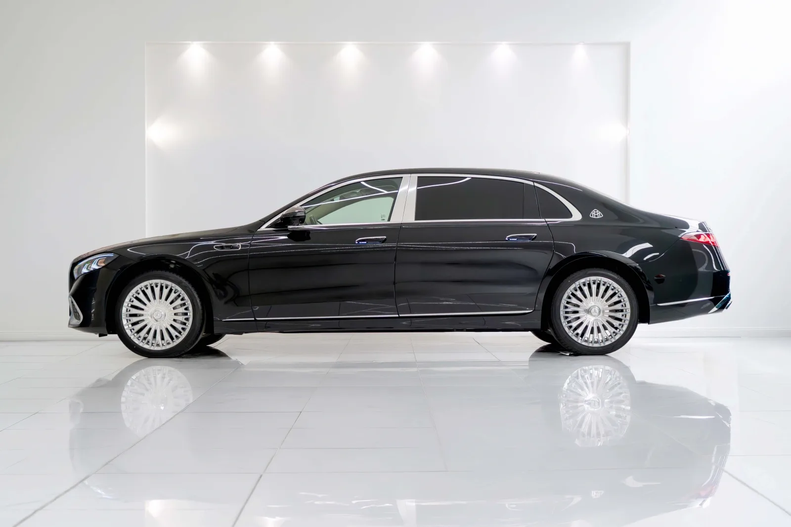 2027 Mercedes-Maybach S 580, 2/16