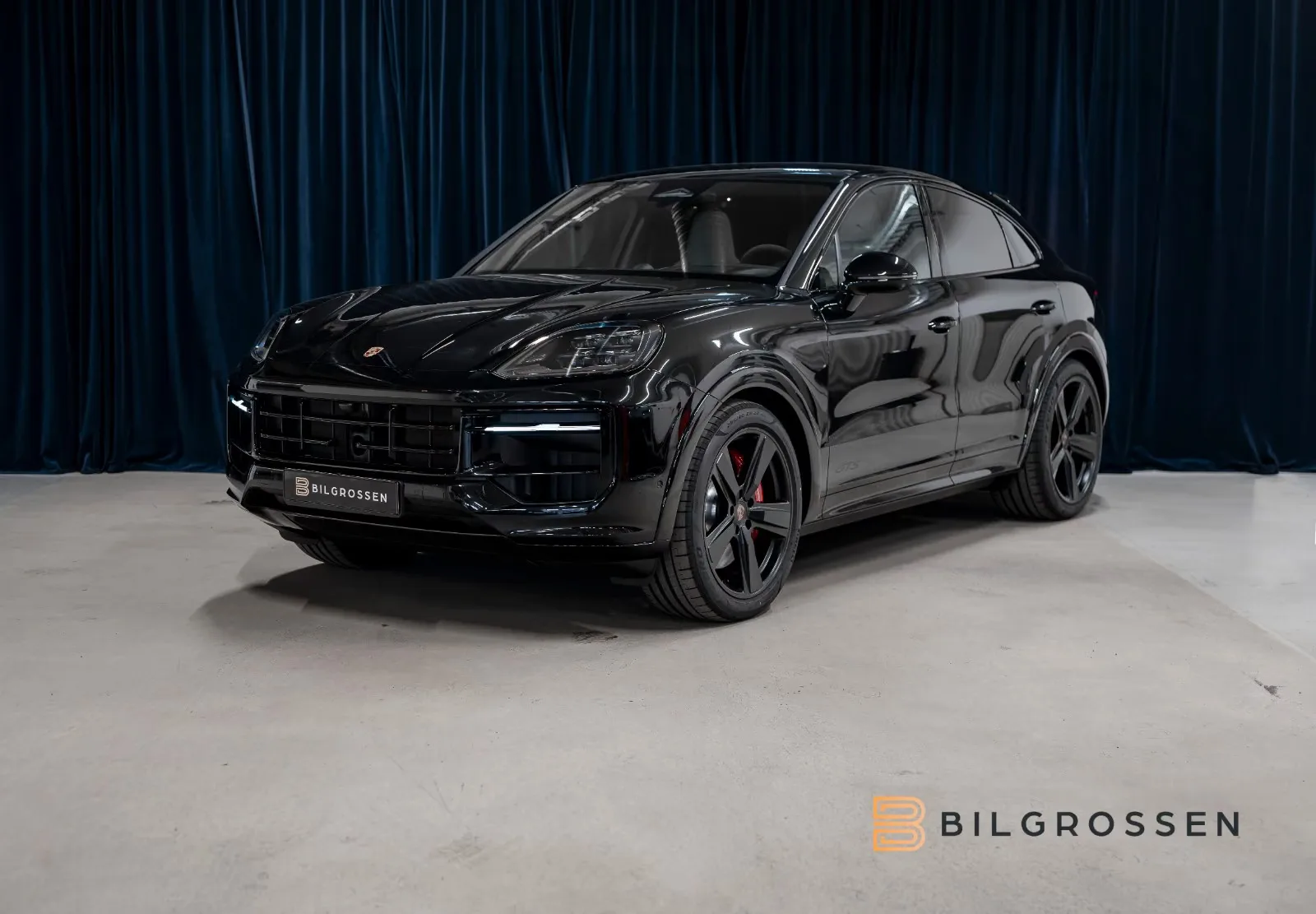 2027 Porsche Cayenne GTS Coupé proposée par un concessionnaire spécialisé à Täby, Suède, photo principale