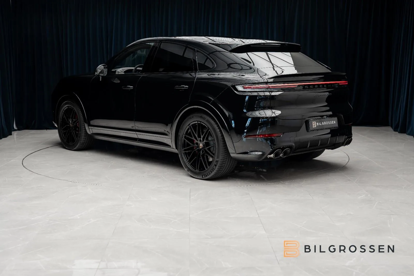 2027 Porsche Cayenne GTS Coupé, 3/24