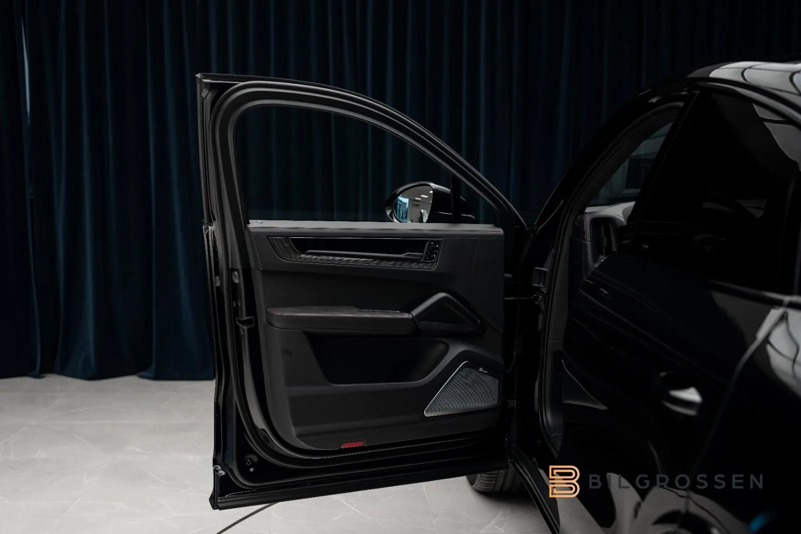 2027 Porsche Cayenne GTS Coupé, 12/24