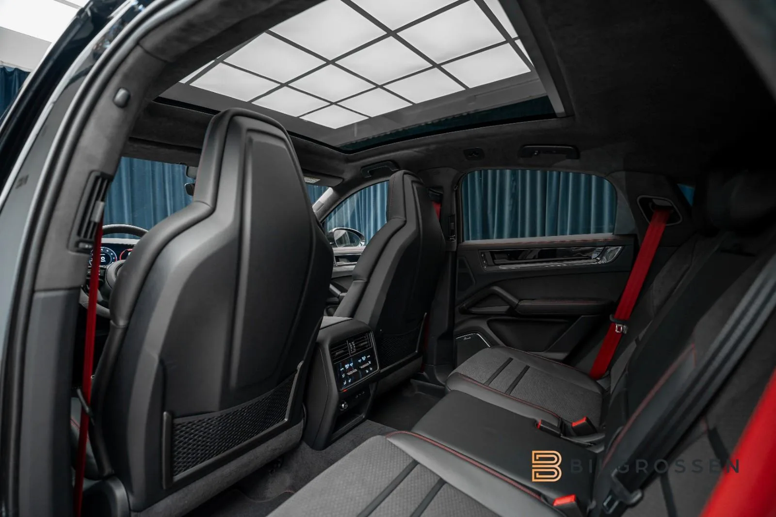 2027 Porsche Cayenne GTS Coupé, 17/24