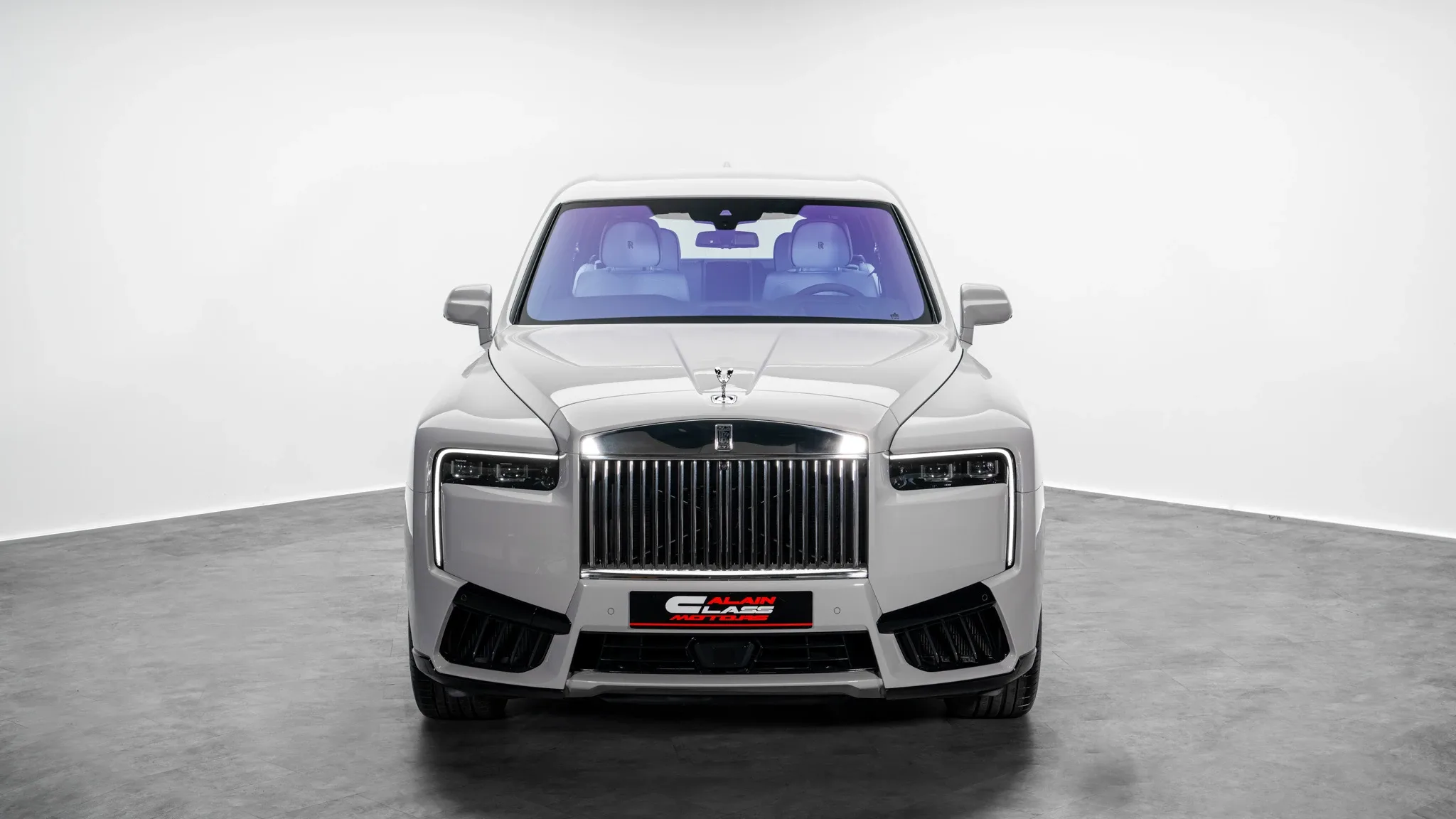 2027 Rolls-Royce Cullinan, 2/30
