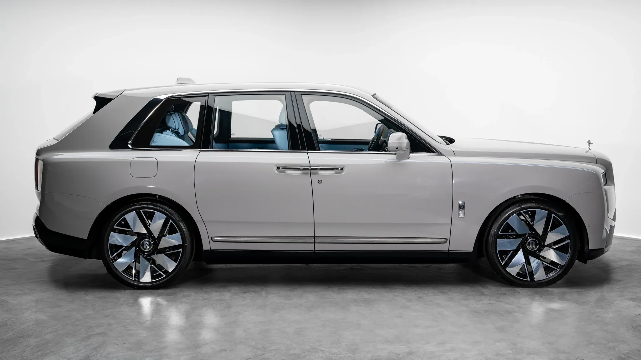 2027 Rolls-Royce Cullinan, 3/30