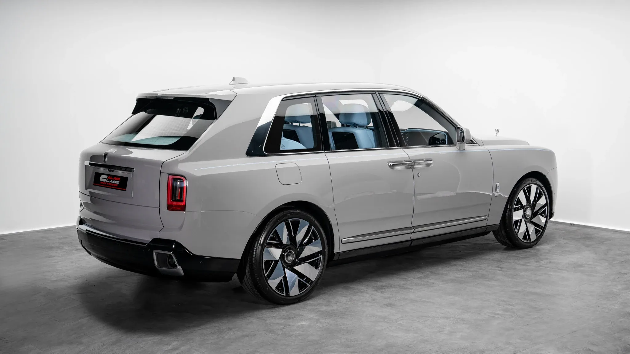 2027 Rolls-Royce Cullinan, 4/30