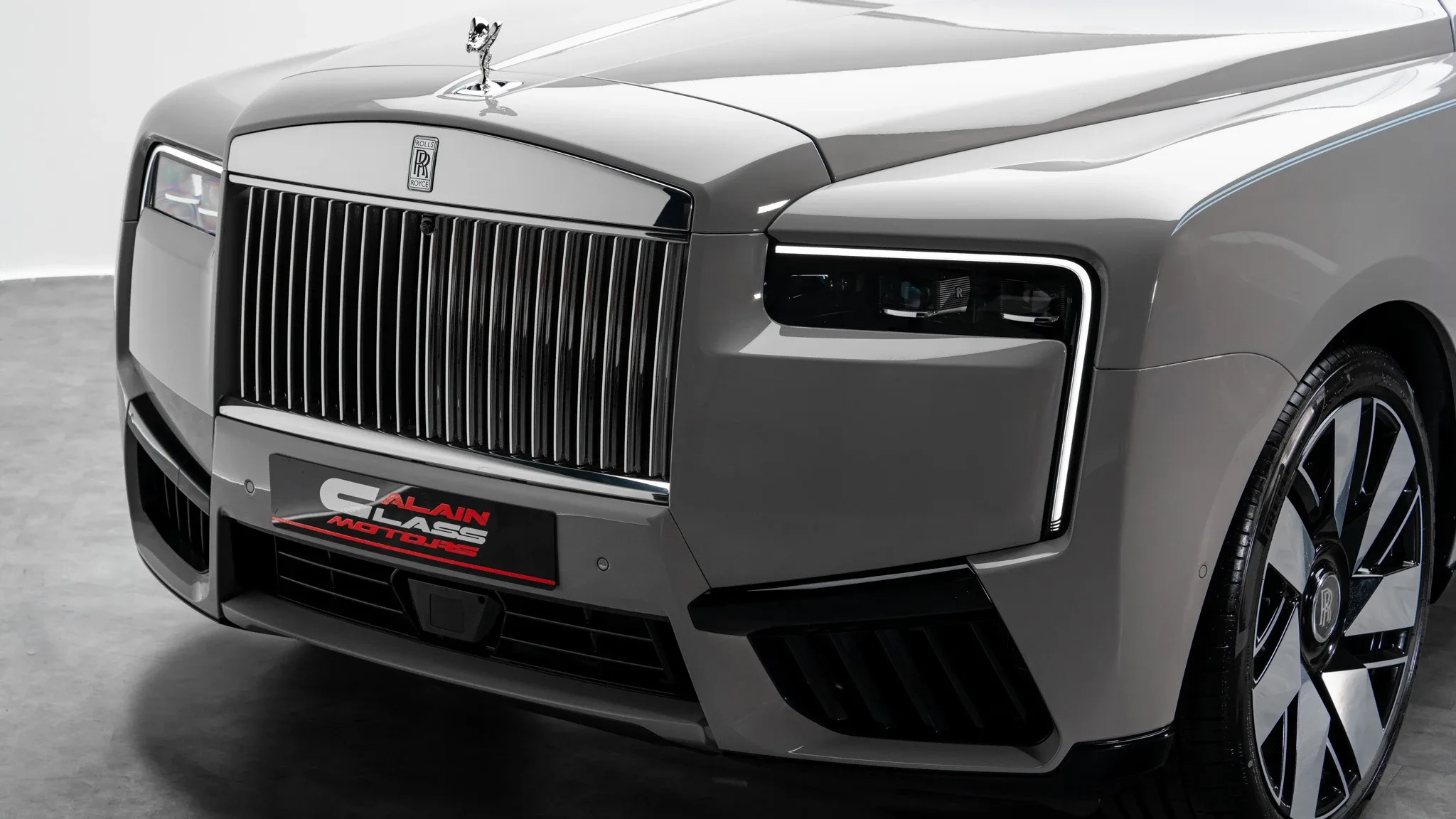 2027 Rolls-Royce Cullinan, 7/30