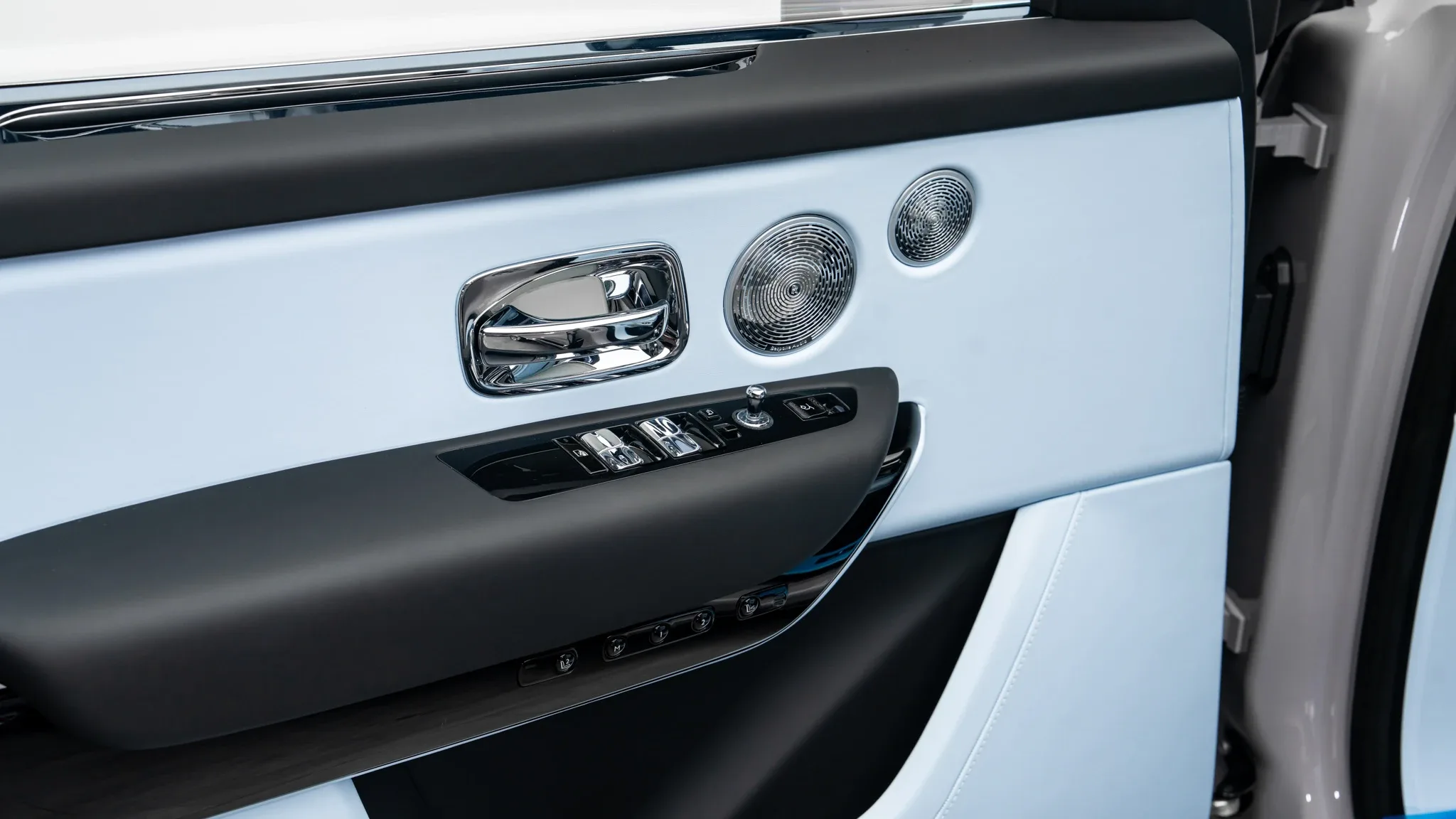 2027 Rolls-Royce Cullinan, 14/30