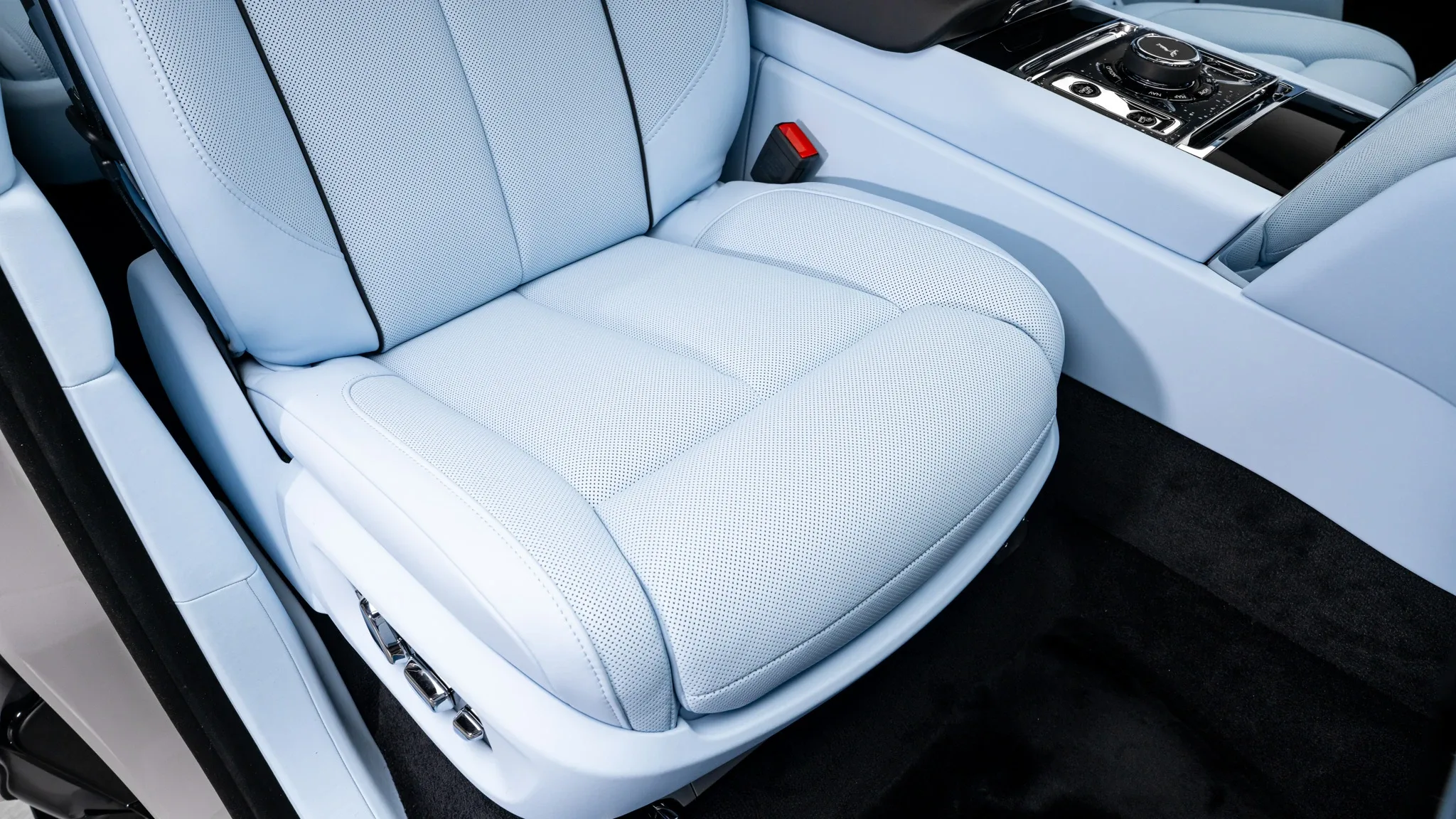 2027 Rolls-Royce Cullinan, 26/30