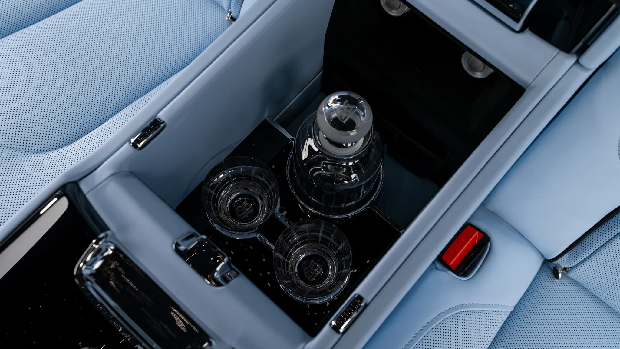2027 Rolls-Royce Cullinan, 29/30