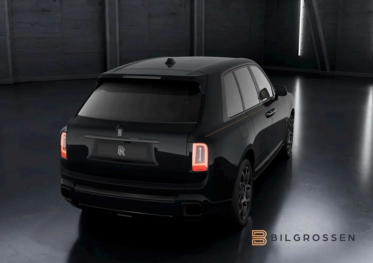 2027 Rolls-Royce Cullinan Series II Black Badge, 2/9