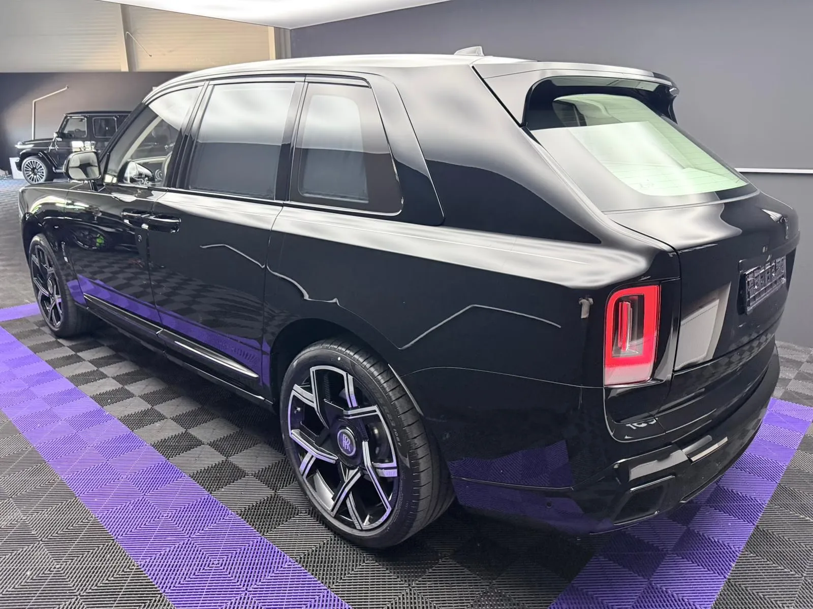 2027 Rolls-Royce Cullinan Series II Black Badge, 3/30