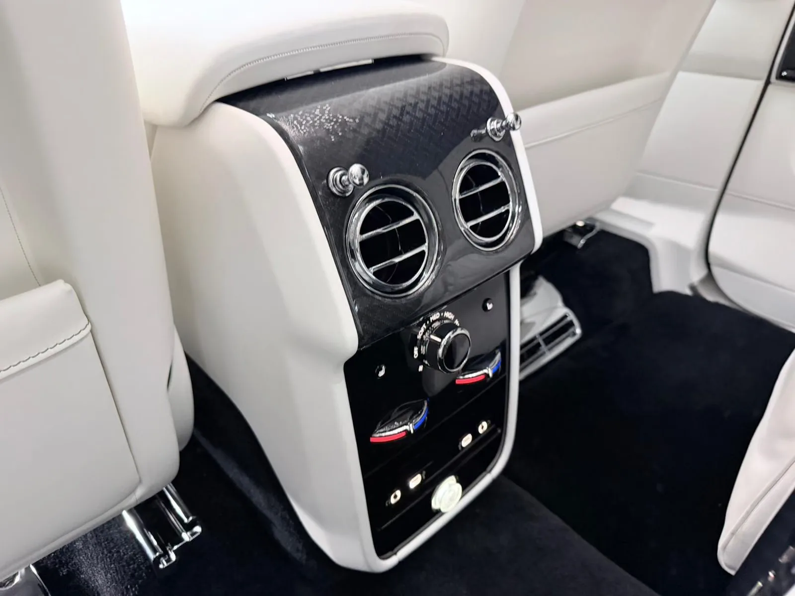 2027 Rolls-Royce Cullinan Series II Black Badge, 17/30