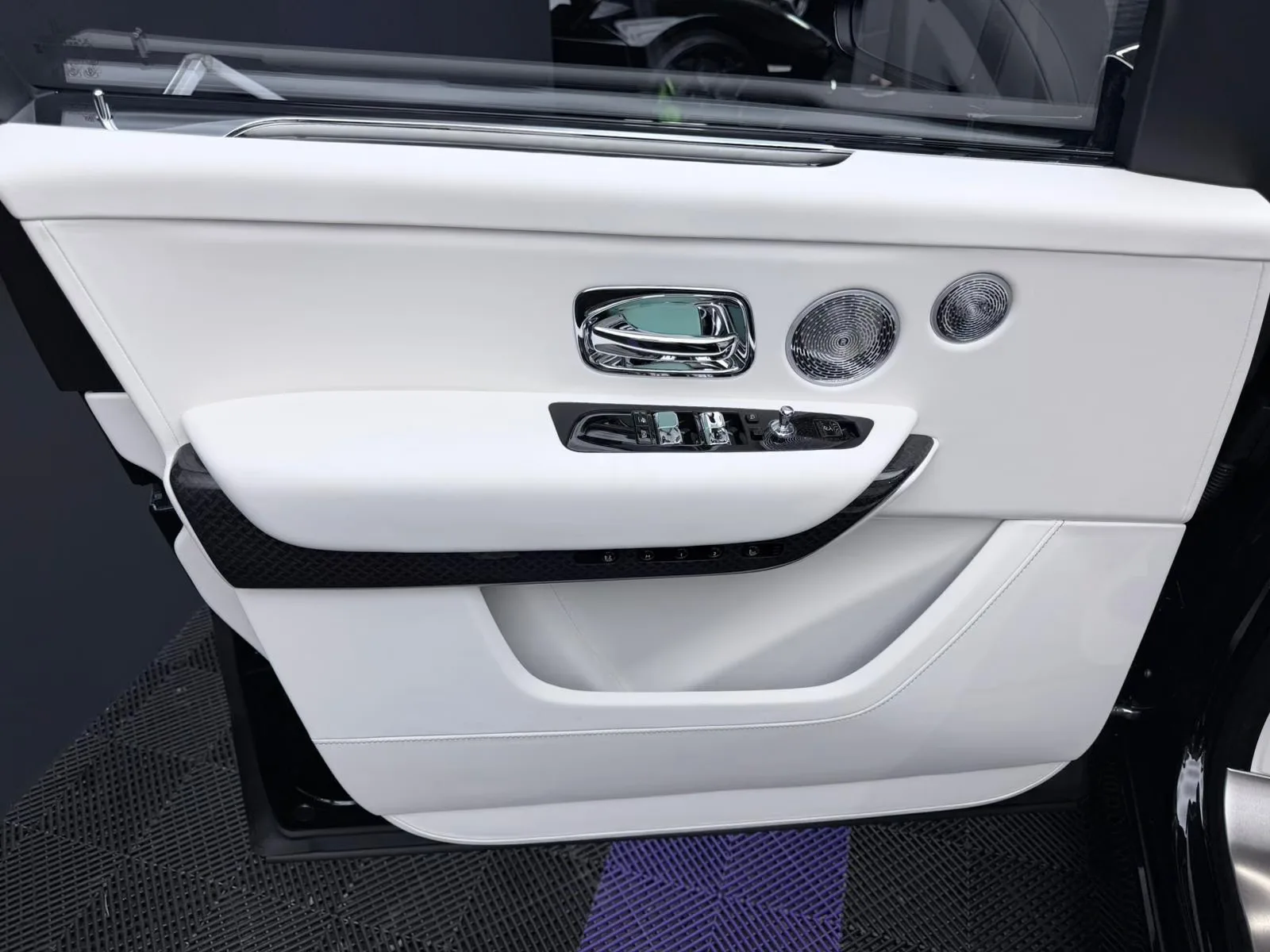 2027 Rolls-Royce Cullinan Series II Black Badge, 24/30