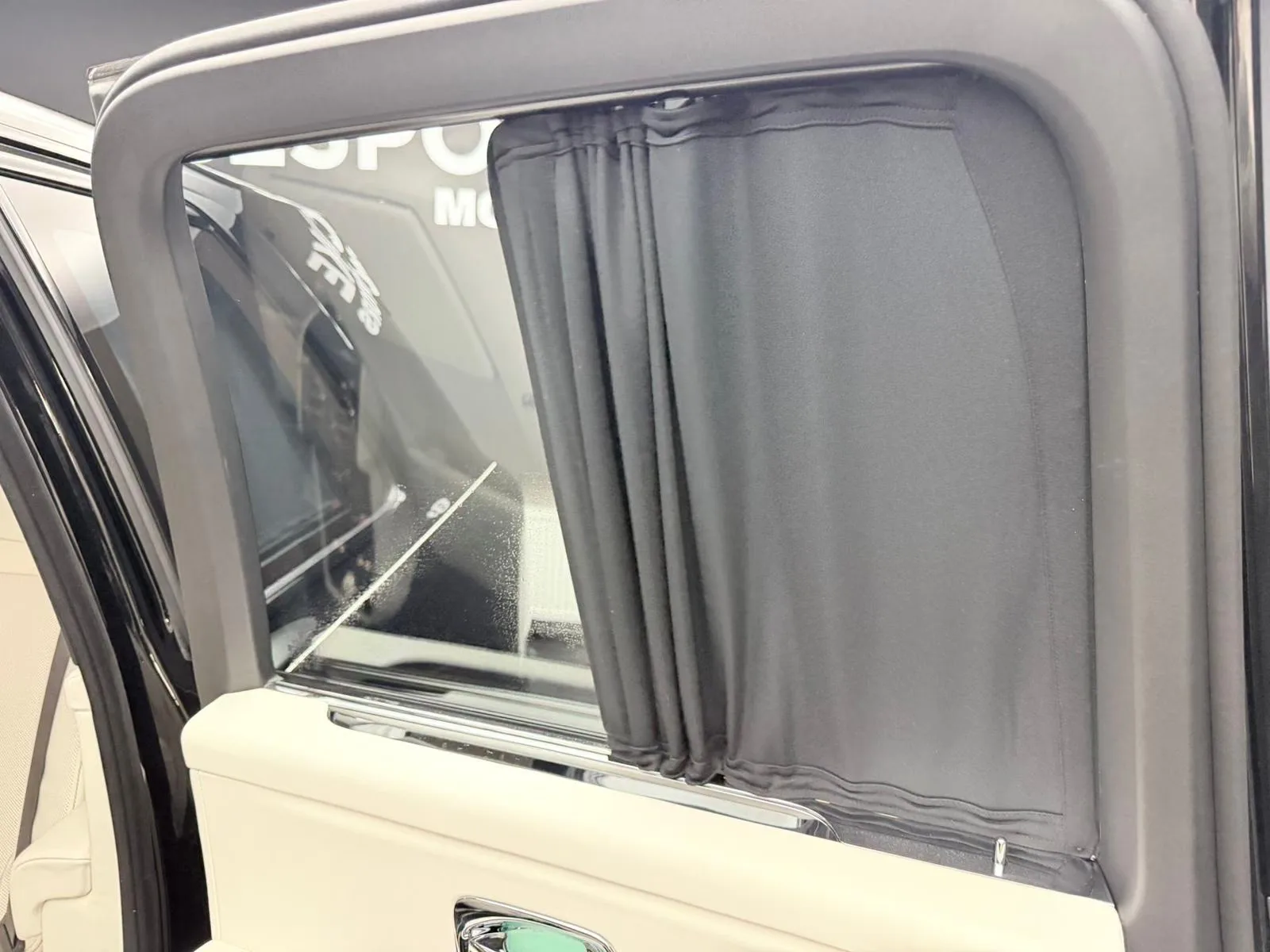 2027 Rolls-Royce Cullinan Series II Black Badge, 29/30