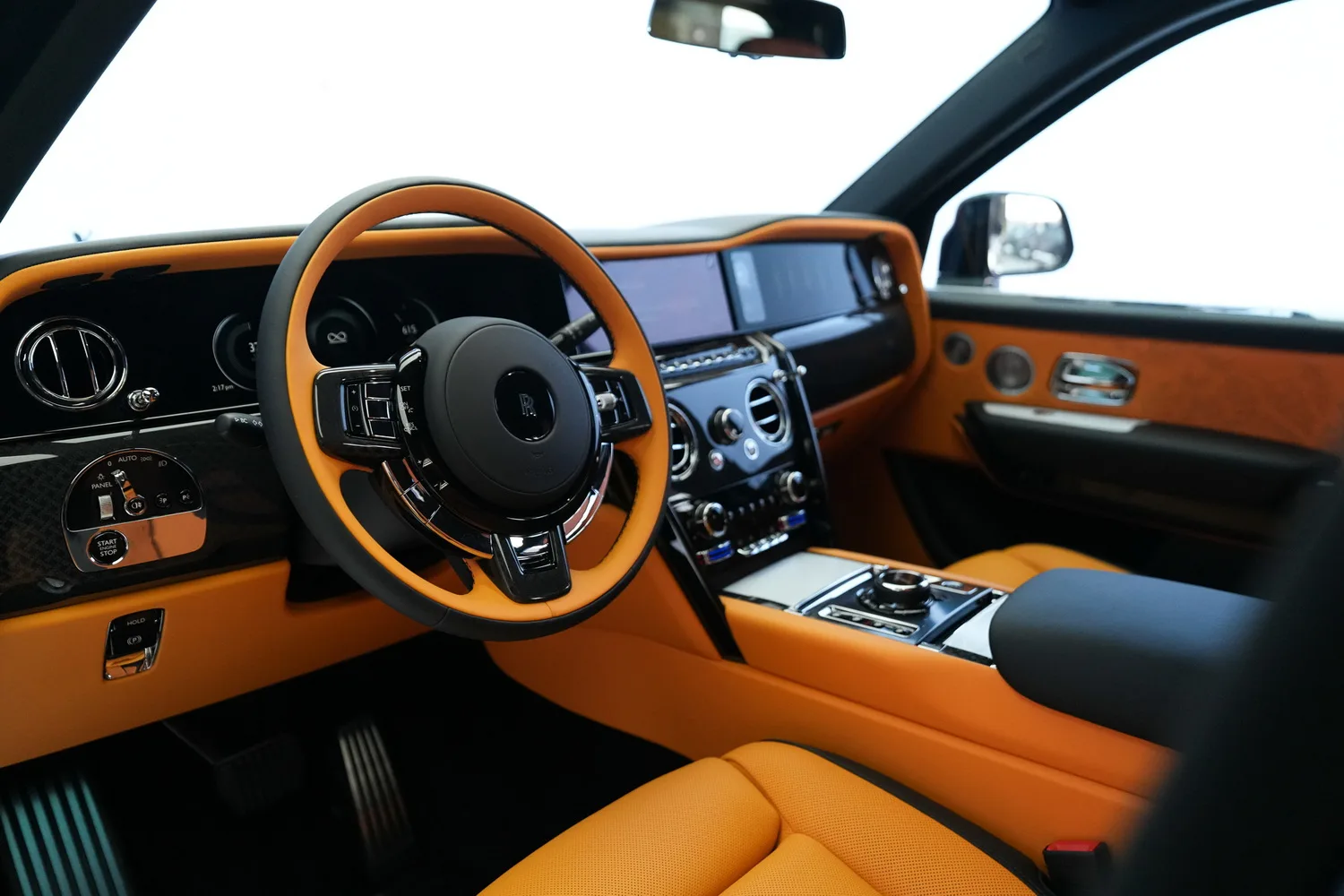 2027 Rolls-Royce Cullinan Series II Black Badge, 2/18