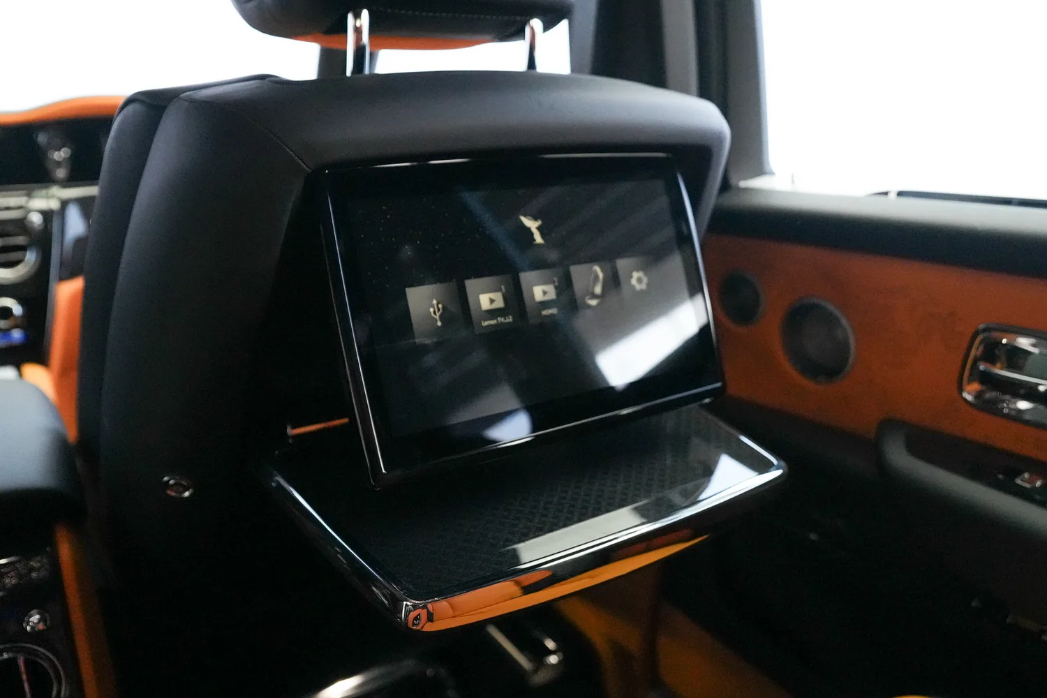 2027 Rolls-Royce Cullinan Series II Black Badge, 7/18