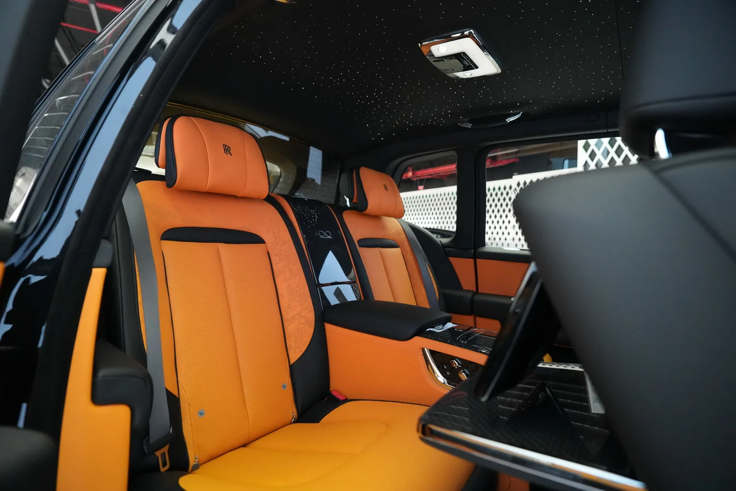 2027 Rolls-Royce Cullinan Series II Black Badge, 9/18