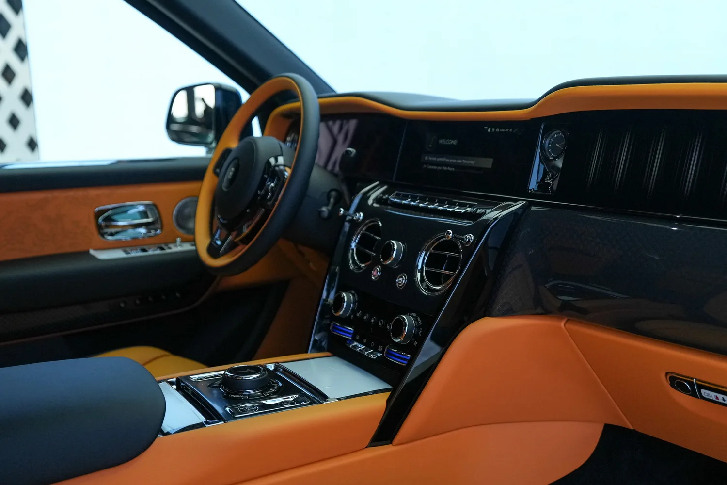 2027 Rolls-Royce Cullinan Series II Black Badge, 12/18