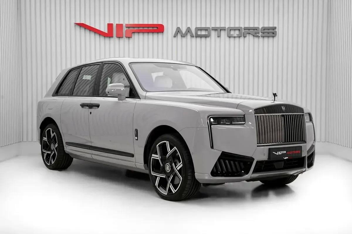 2027 Rolls-Royce Cullinan Series II Black Badge, 3/15