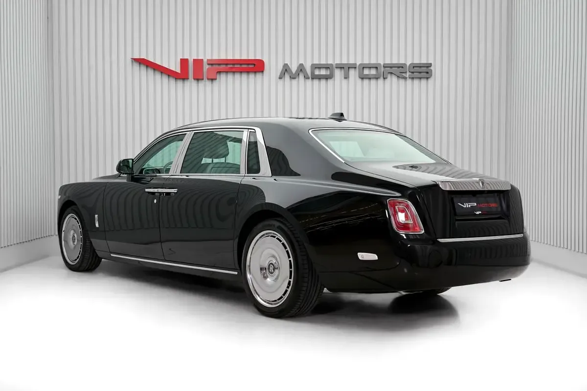 2027 Rolls-Royce Phantom Extended Series II, 6/14