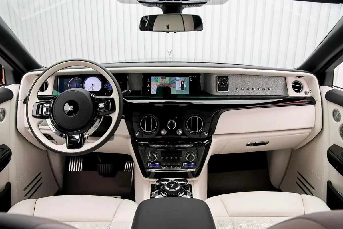 2027 Rolls-Royce Phantom Extended Series II, 11/14