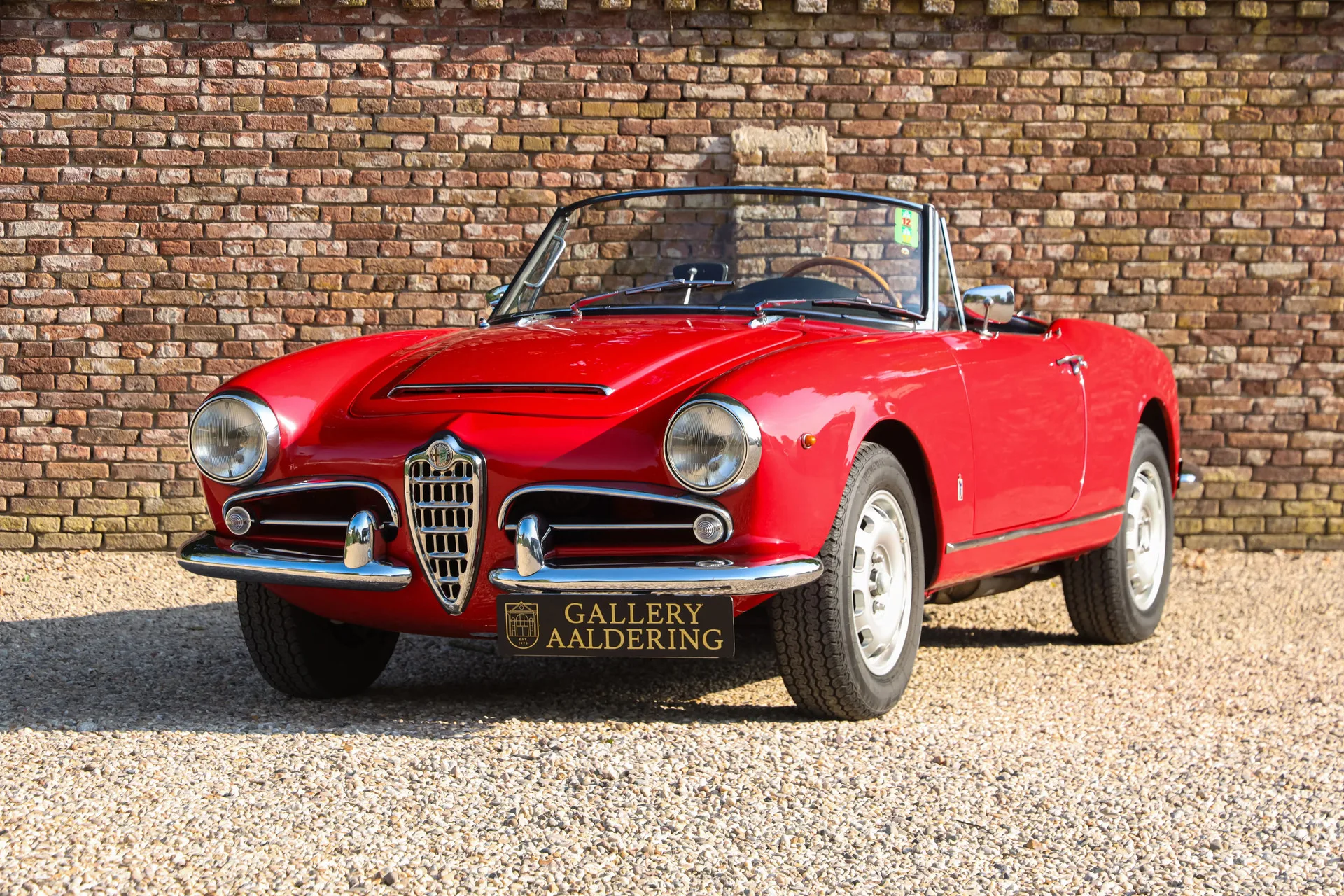 Alfa Romeo Giulia Spider Veloce offered by a specialist dealer in Brummen, Netherlands, main photo