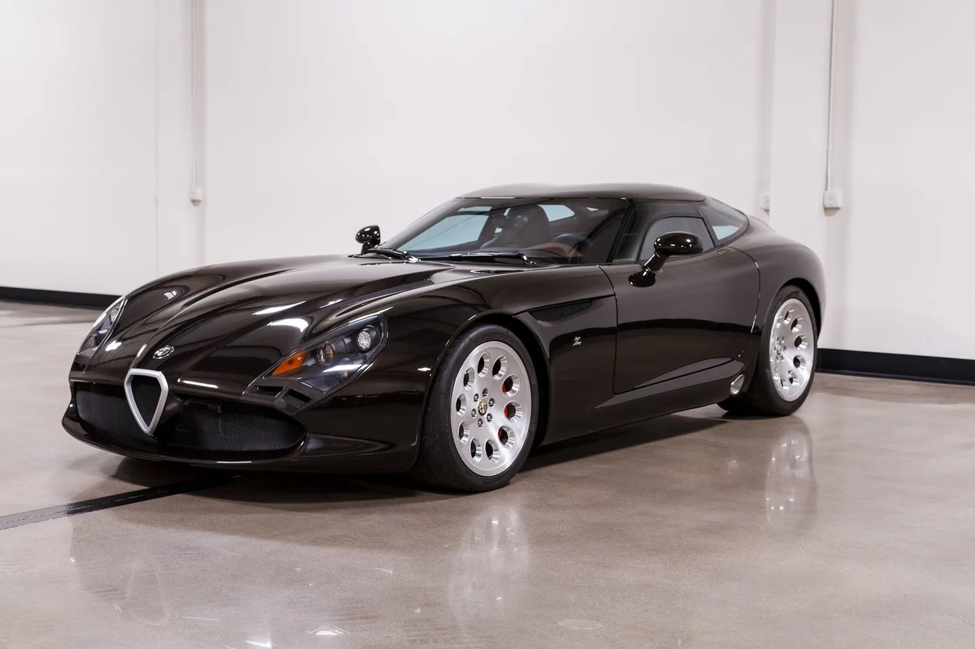 Alfa Romeo TZ3 Stradale Zagato verkauft von einem Fachhändler in Costa Mesa, Vereinigte Staaten, Foto 6 von 15
