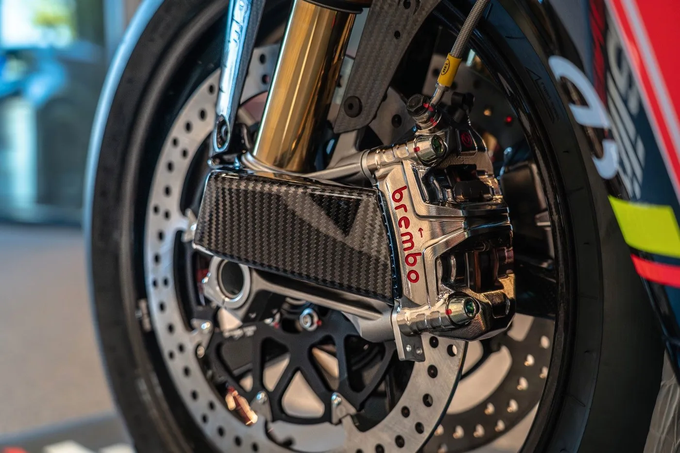 Aprilia RSV4 offered by a luxury motorcycle dealer in Gronau, Germany, photo 12 of 25
