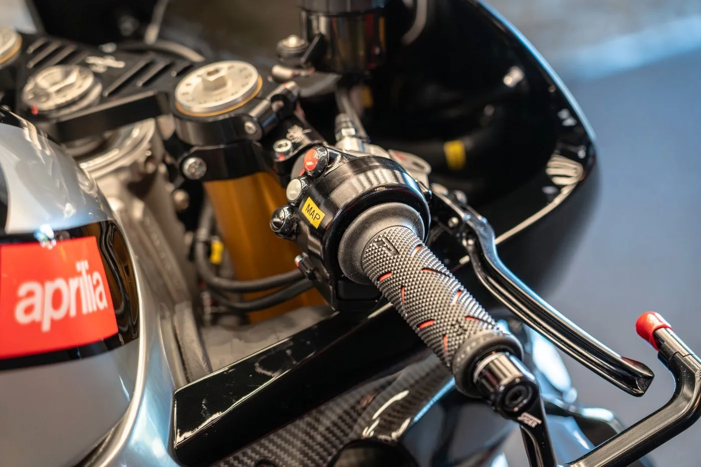 Aprilia RSV4 offered by a luxury motorcycle dealer in Gronau, Germany, photo 13 of 25