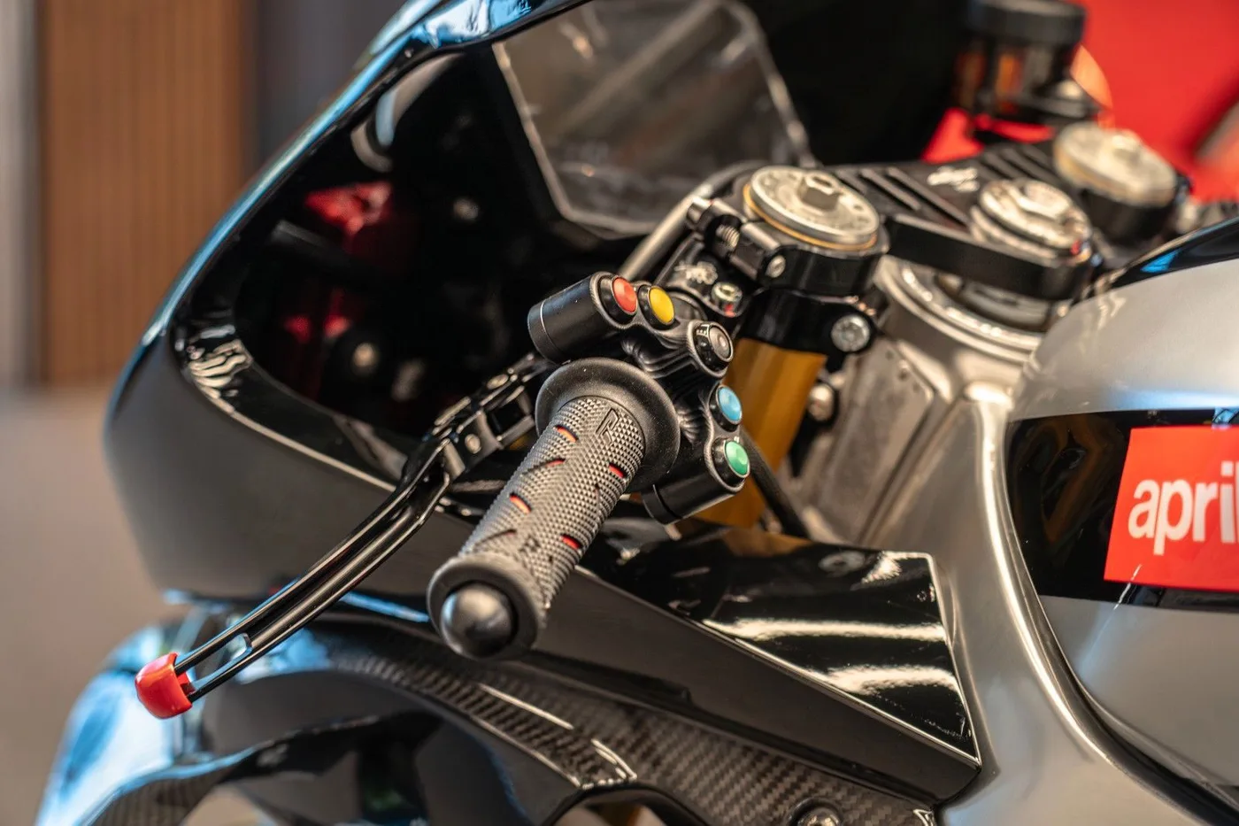 Aprilia RSV4 offered by a luxury motorcycle dealer in Gronau, Germany, photo 14 of 25