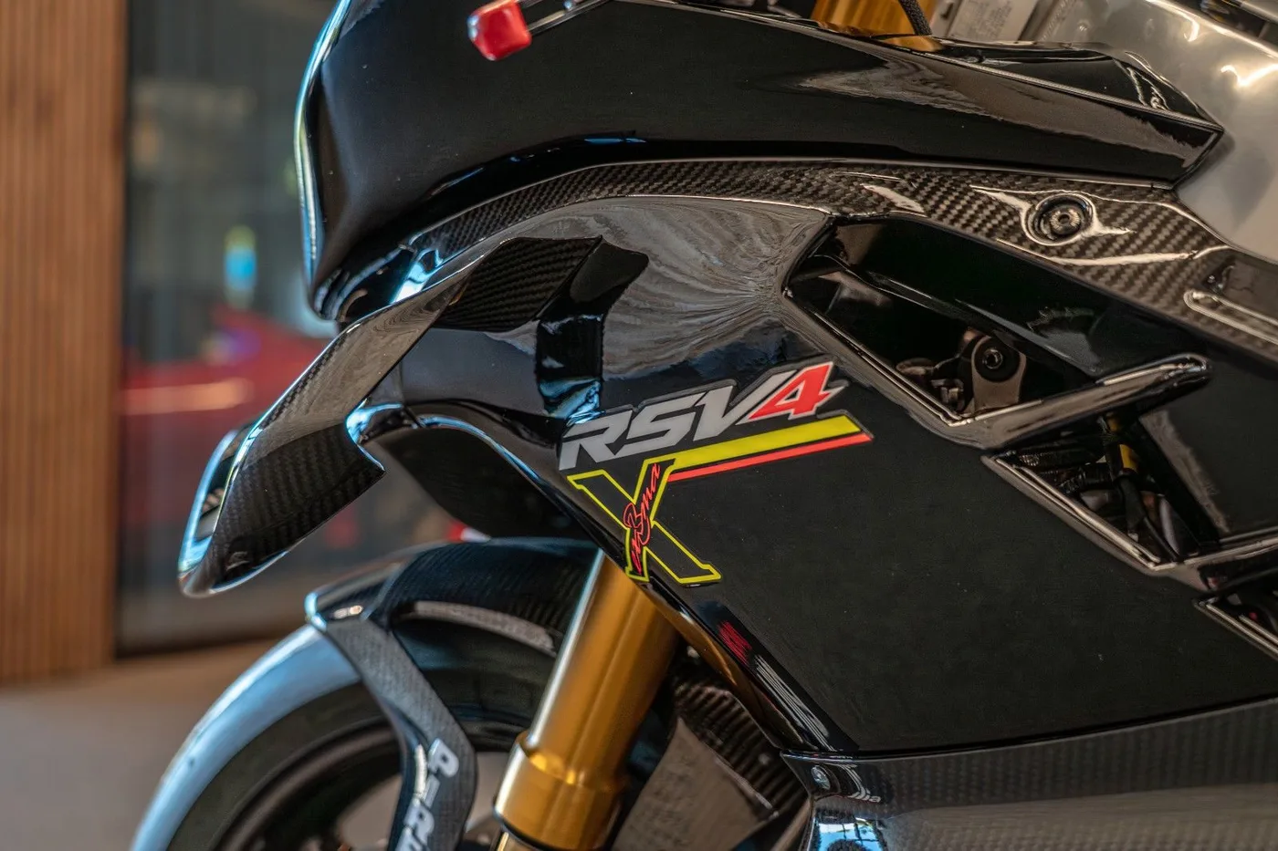 Aprilia RSV4 offered by a luxury motorcycle dealer in Gronau, Germany, photo 18 of 25