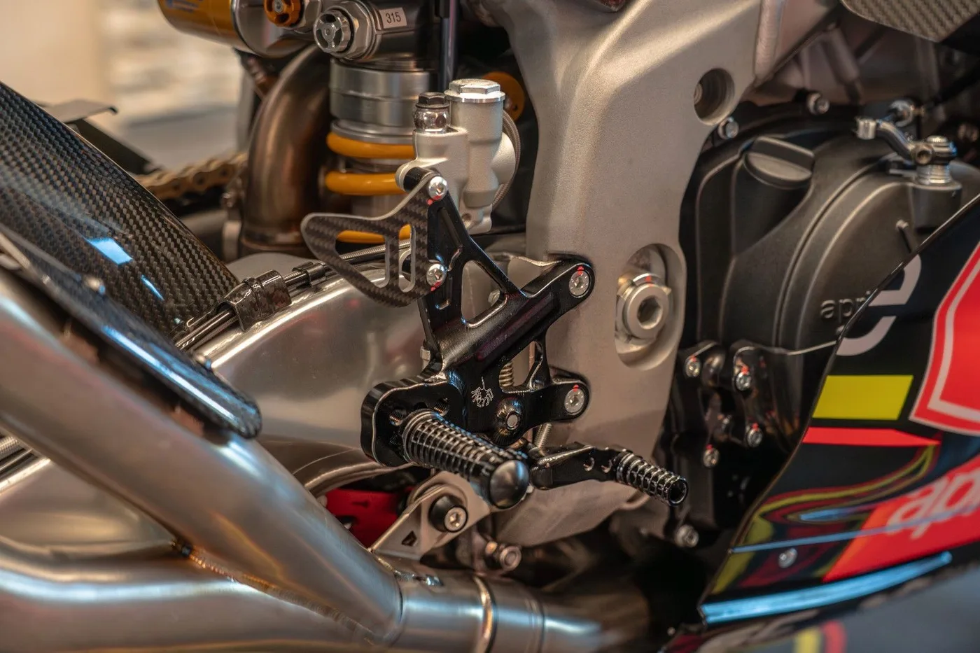 Aprilia RSV4 offered by a luxury motorcycle dealer in Gronau, Germany, photo 22 of 25