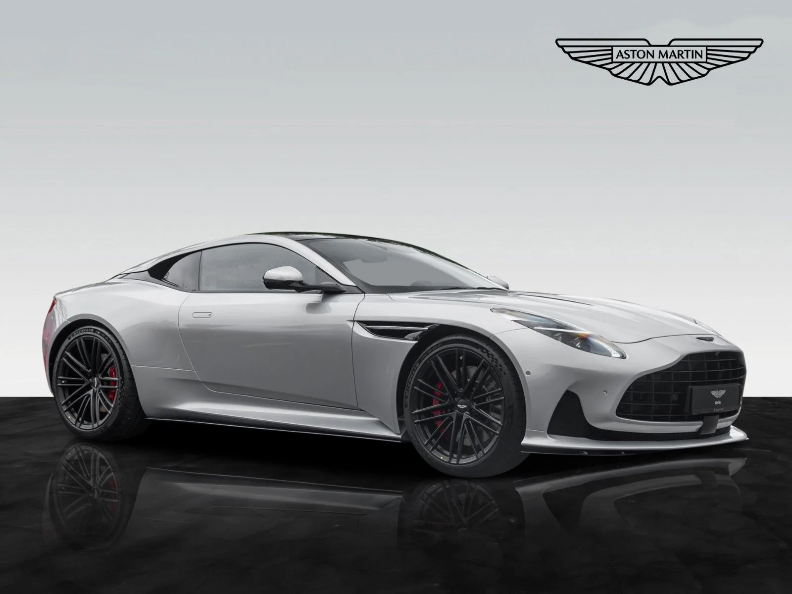 Aston Martin DB12 angeboten von einem Vertragshändler in Berlin, Deutschland, Hauptfoto