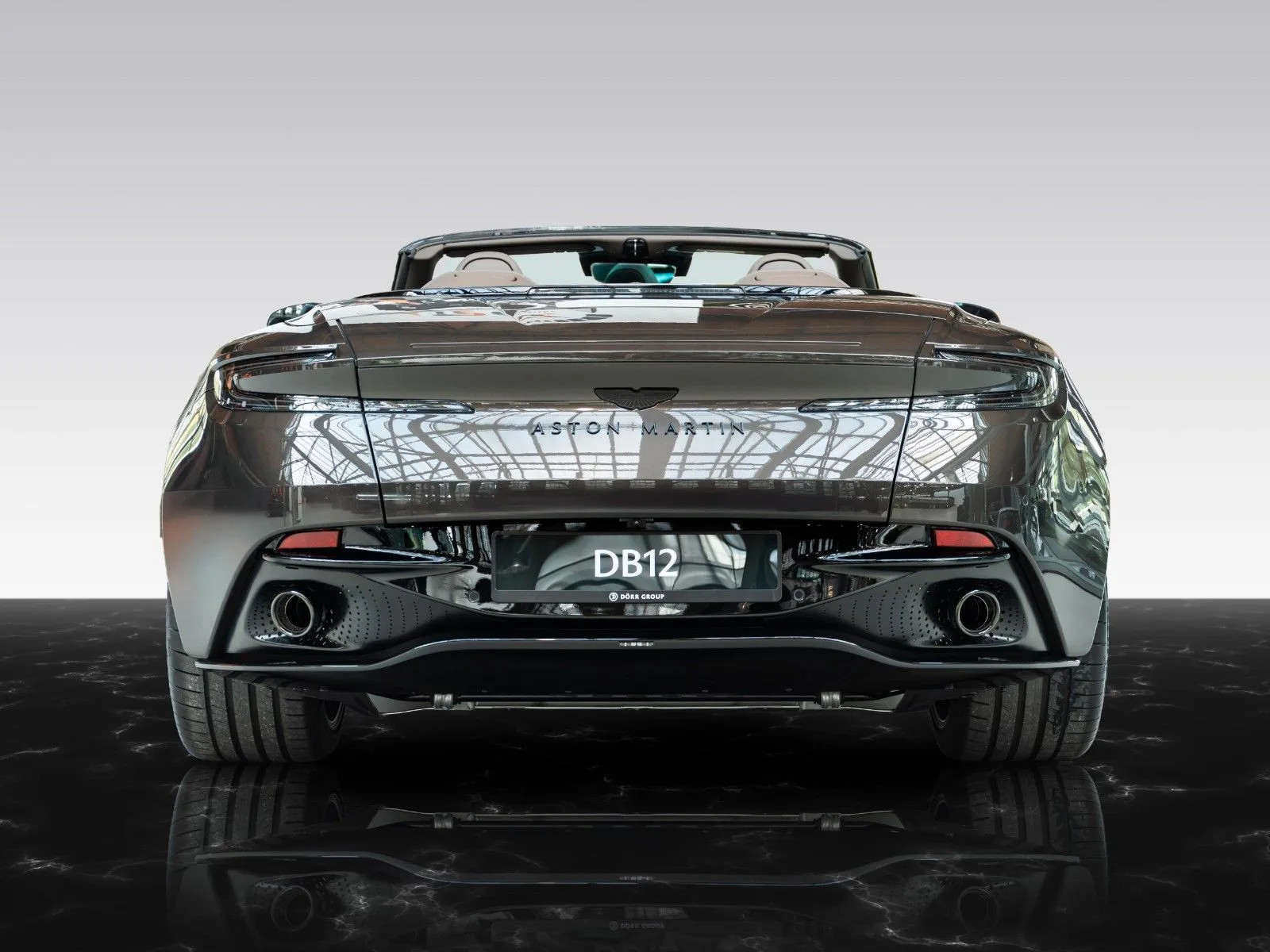 Aston Martin DB12, 4/30