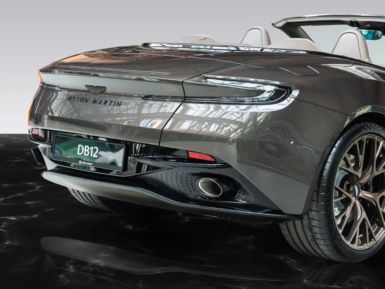 Aston Martin DB12, 19/30