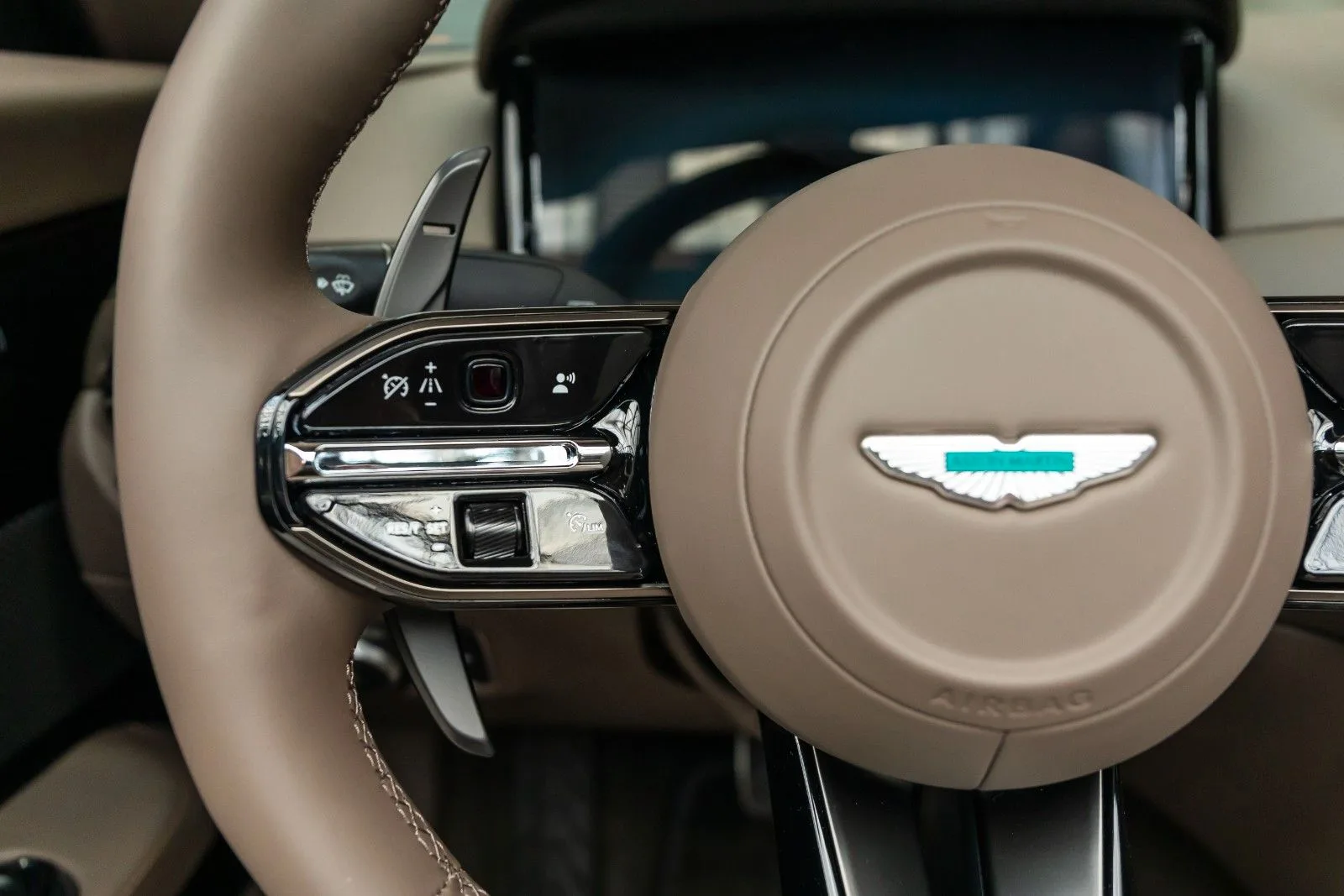 Aston Martin DB12, 29/30