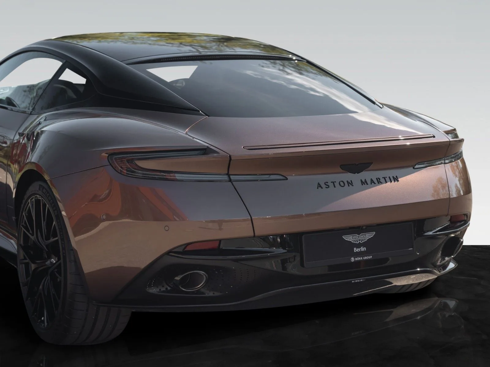 Aston Martin DB12, 11/30