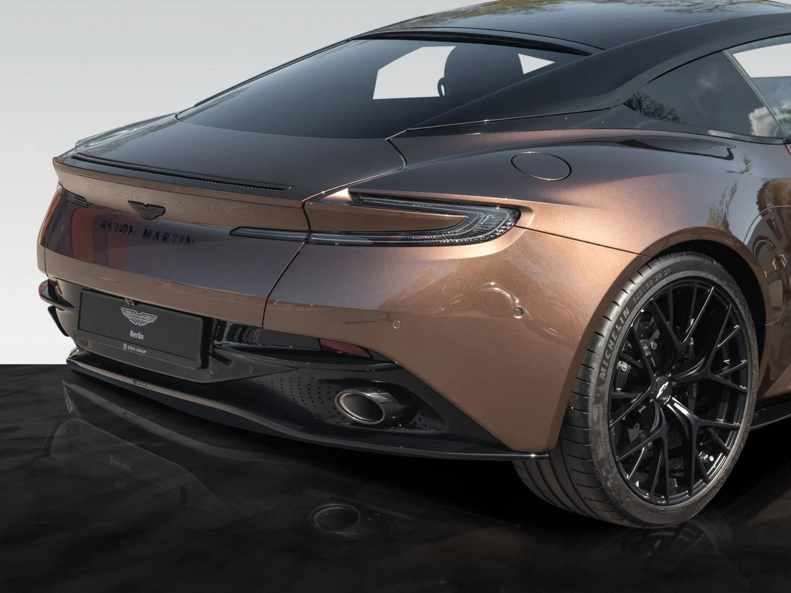 Aston Martin DB12, 13/30