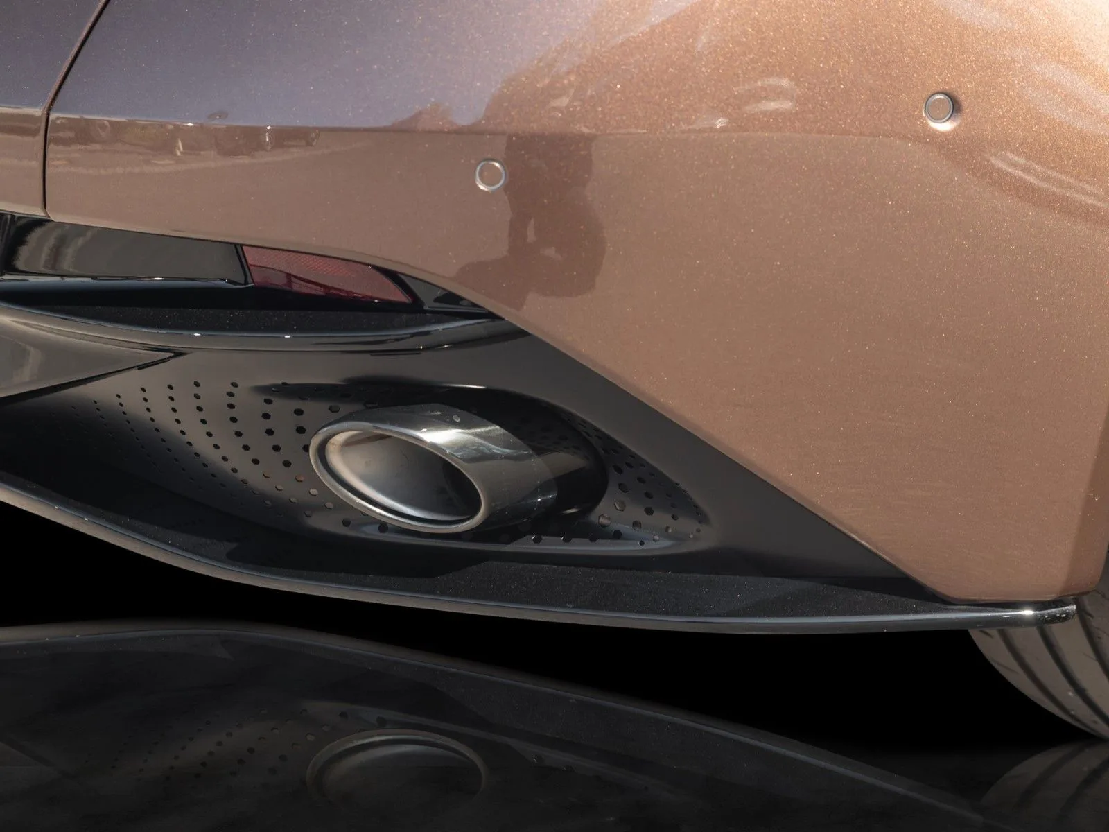 Aston Martin DB12, 16/30