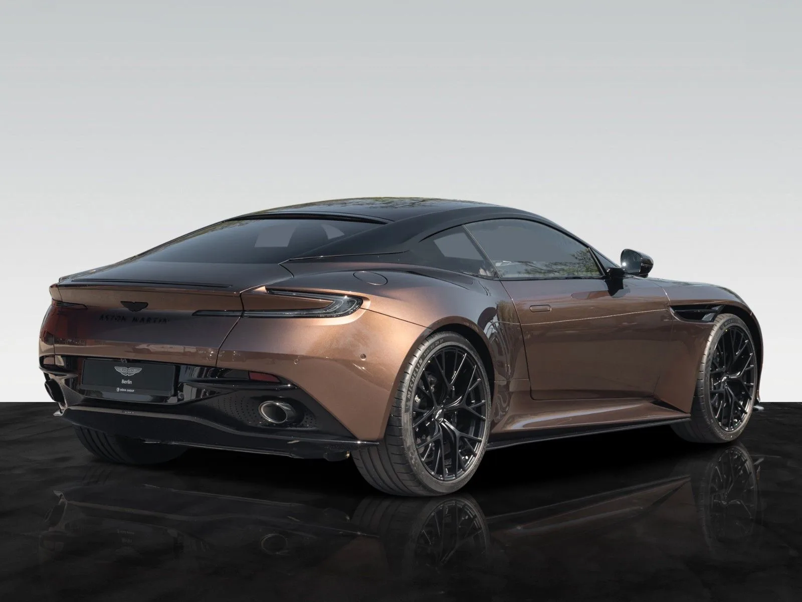 Aston Martin DB12, 22/30