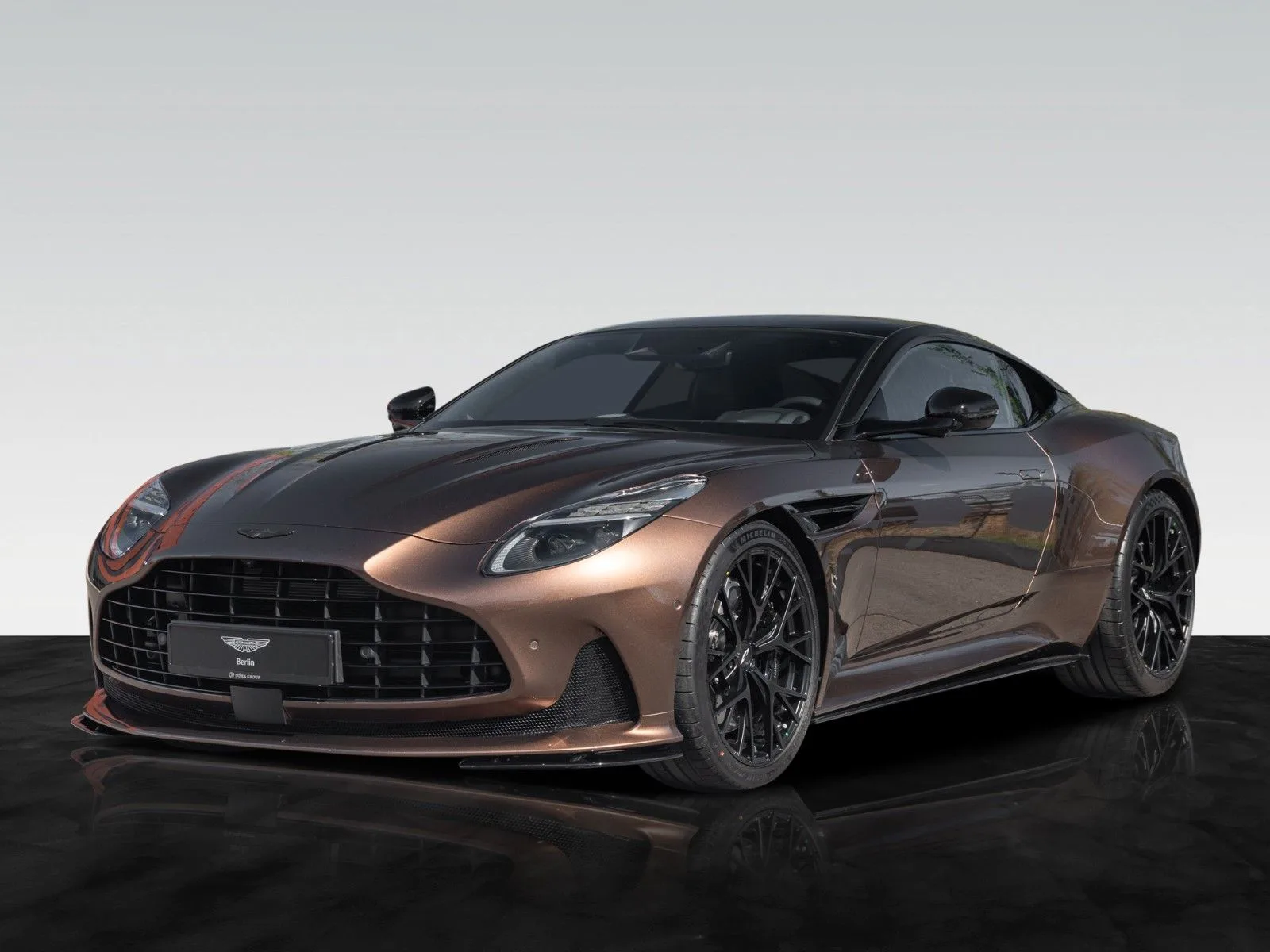 Aston Martin DB12, 23/30