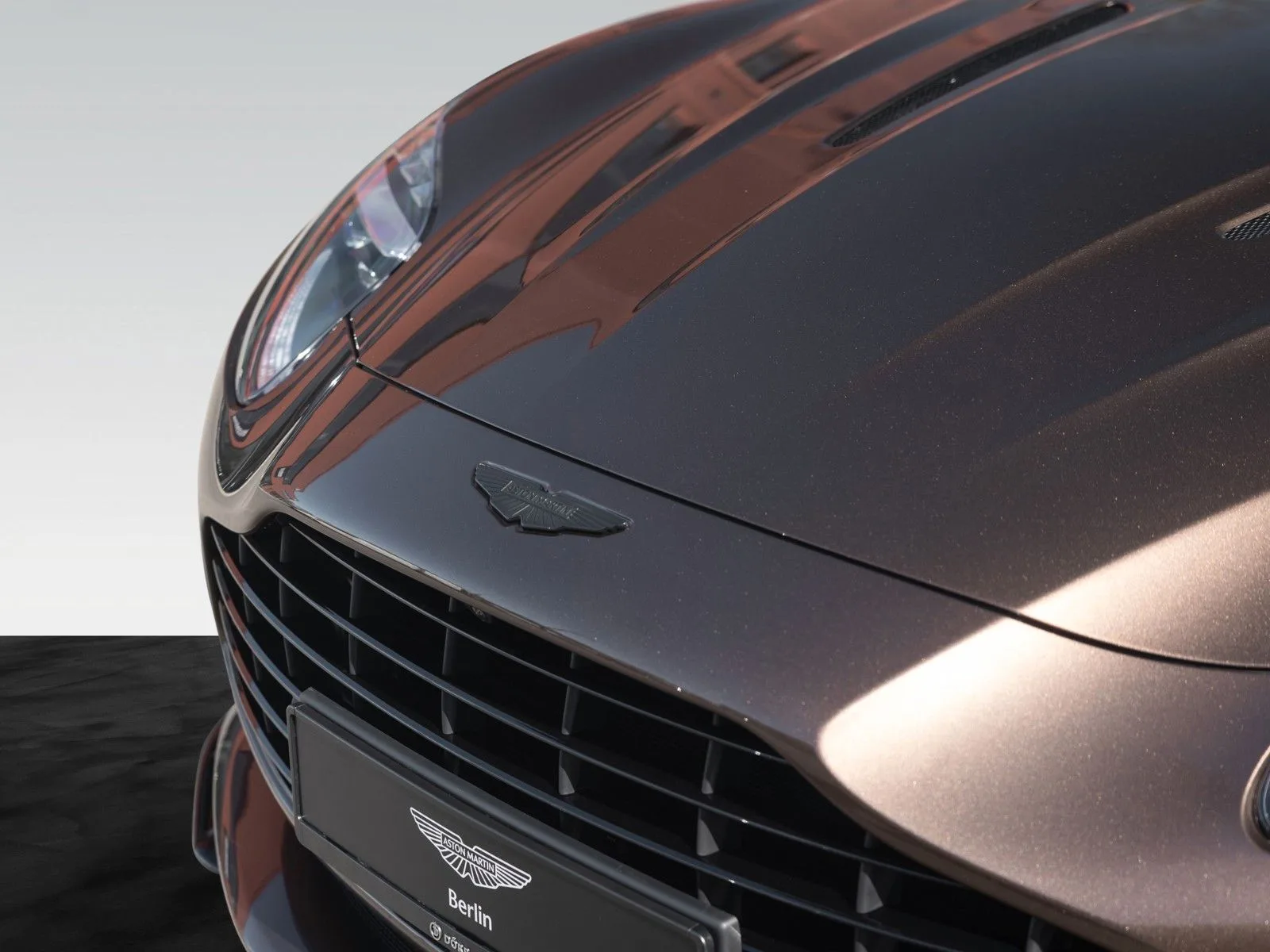 Aston Martin DB12, 26/30