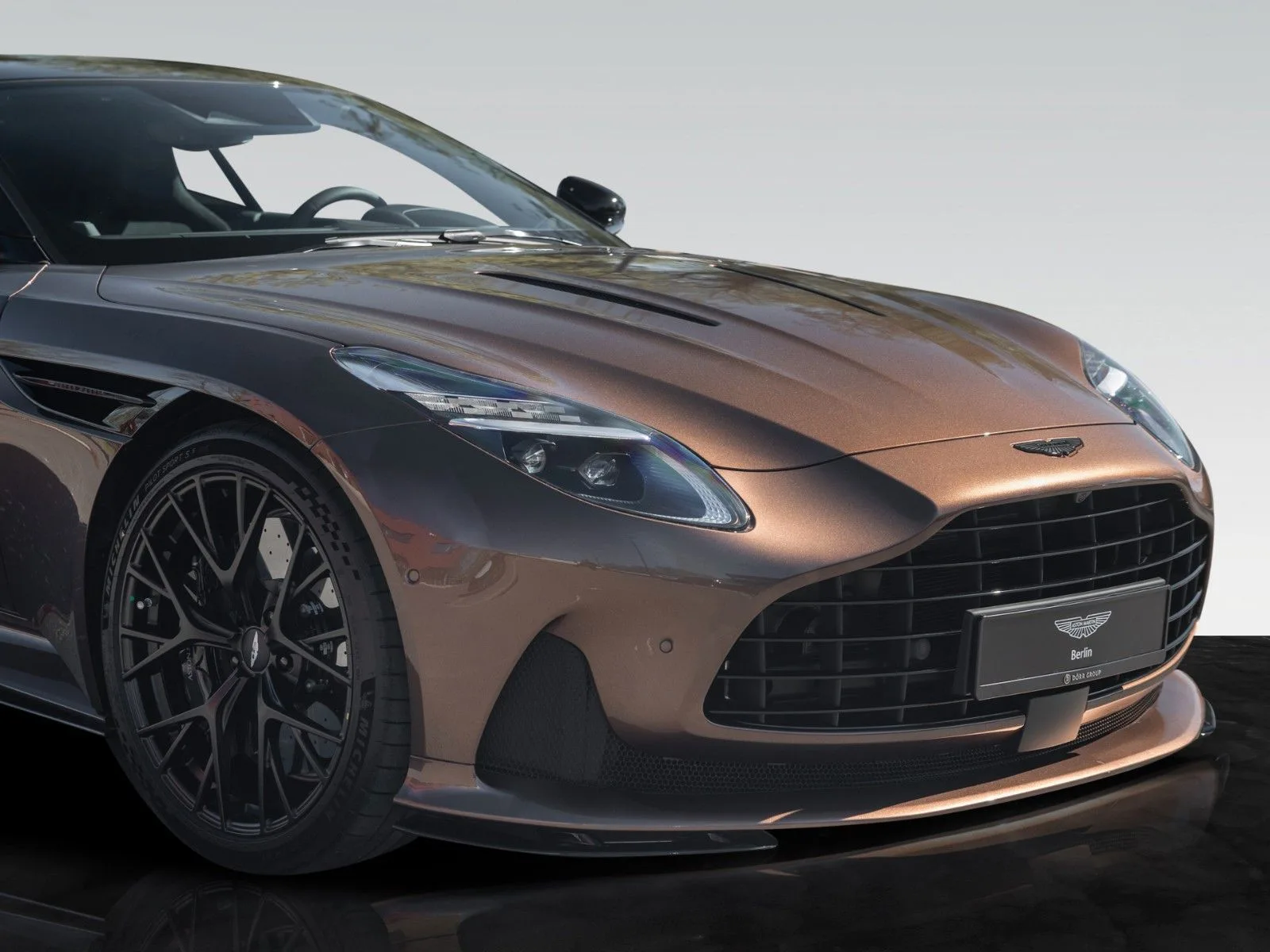 Aston Martin DB12, 27/30