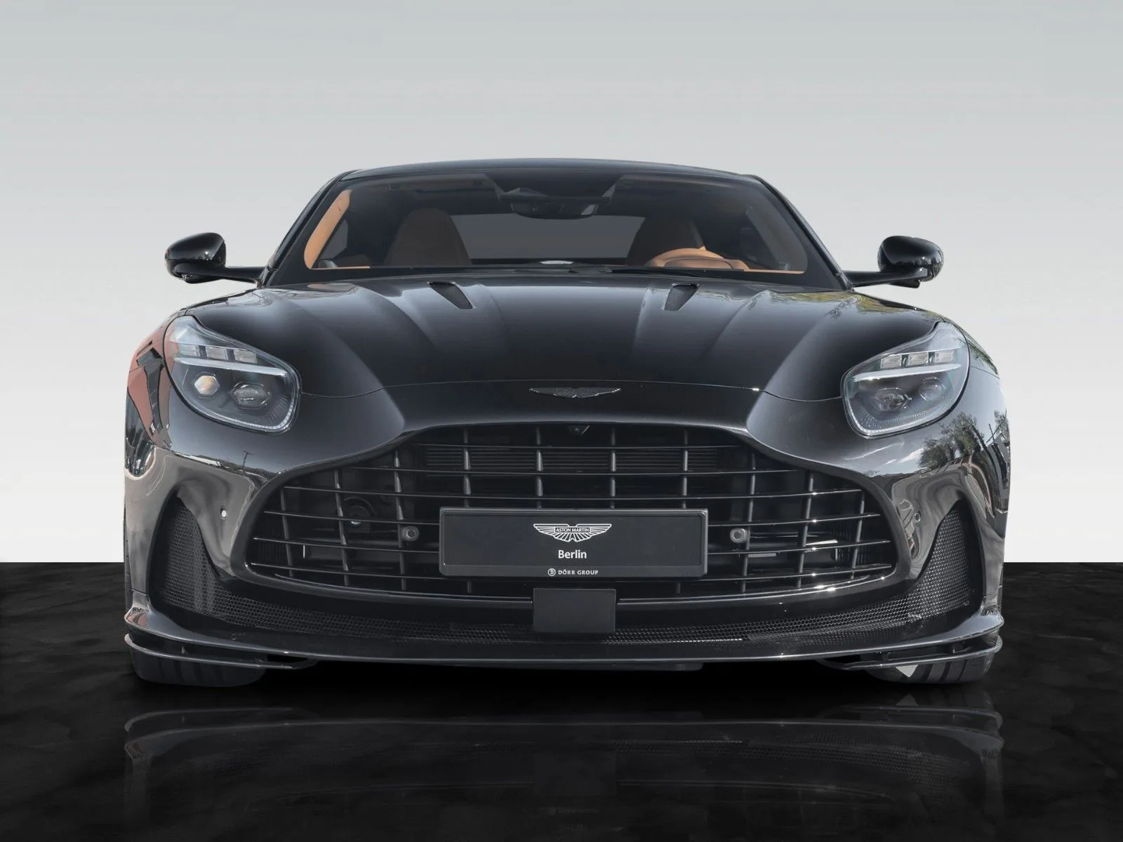 Aston Martin DB12, 3/30