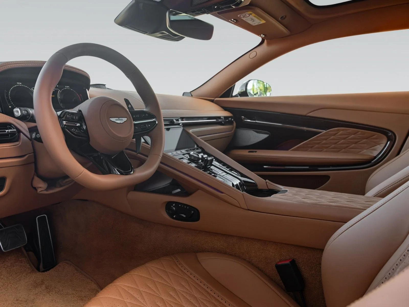 Aston Martin DB12, 8/30