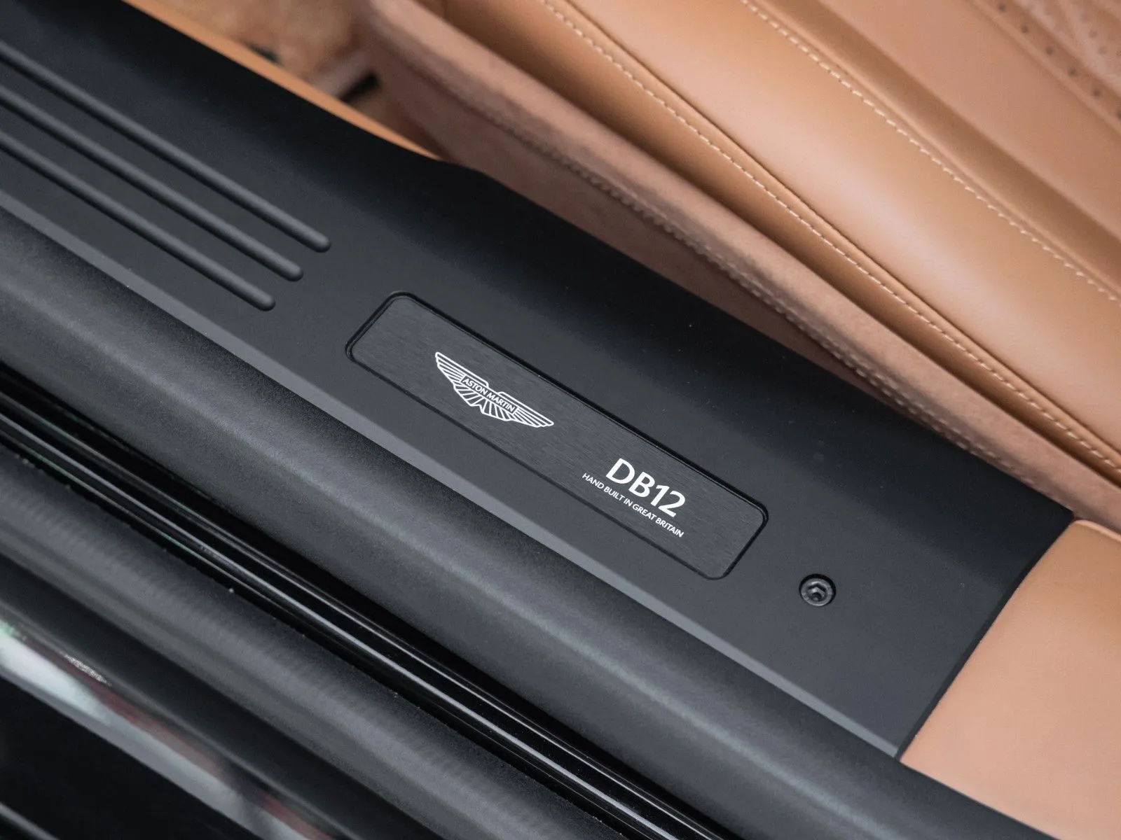 Aston Martin DB12, 13/30